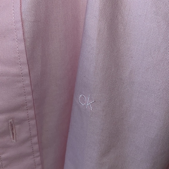 Pink Calvin Klein dress shirt. Worn once - Picture 3 of 7